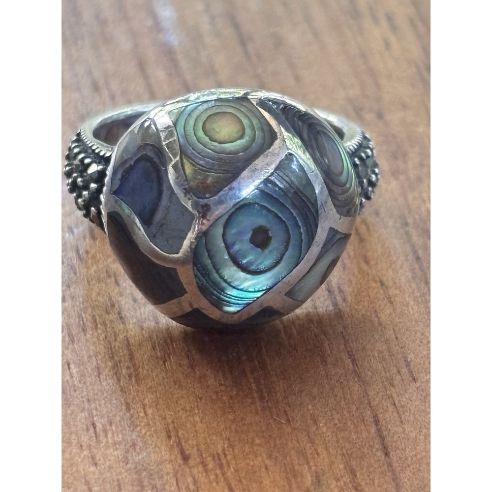 Lia Sophia Sterling Silver And Abalone Ring. Size 4.75 Beautiful